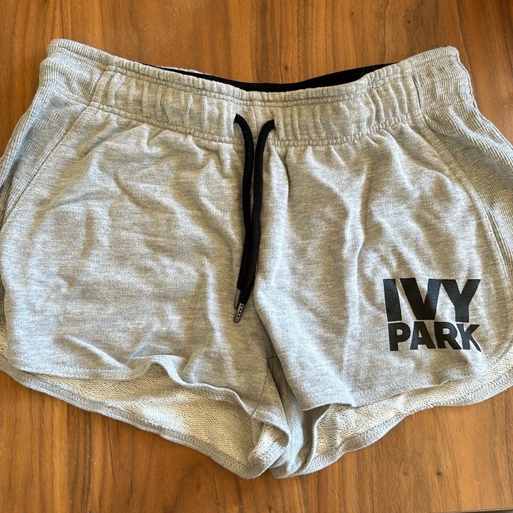 Ivy Park Gray Cotton Shorts Size Small